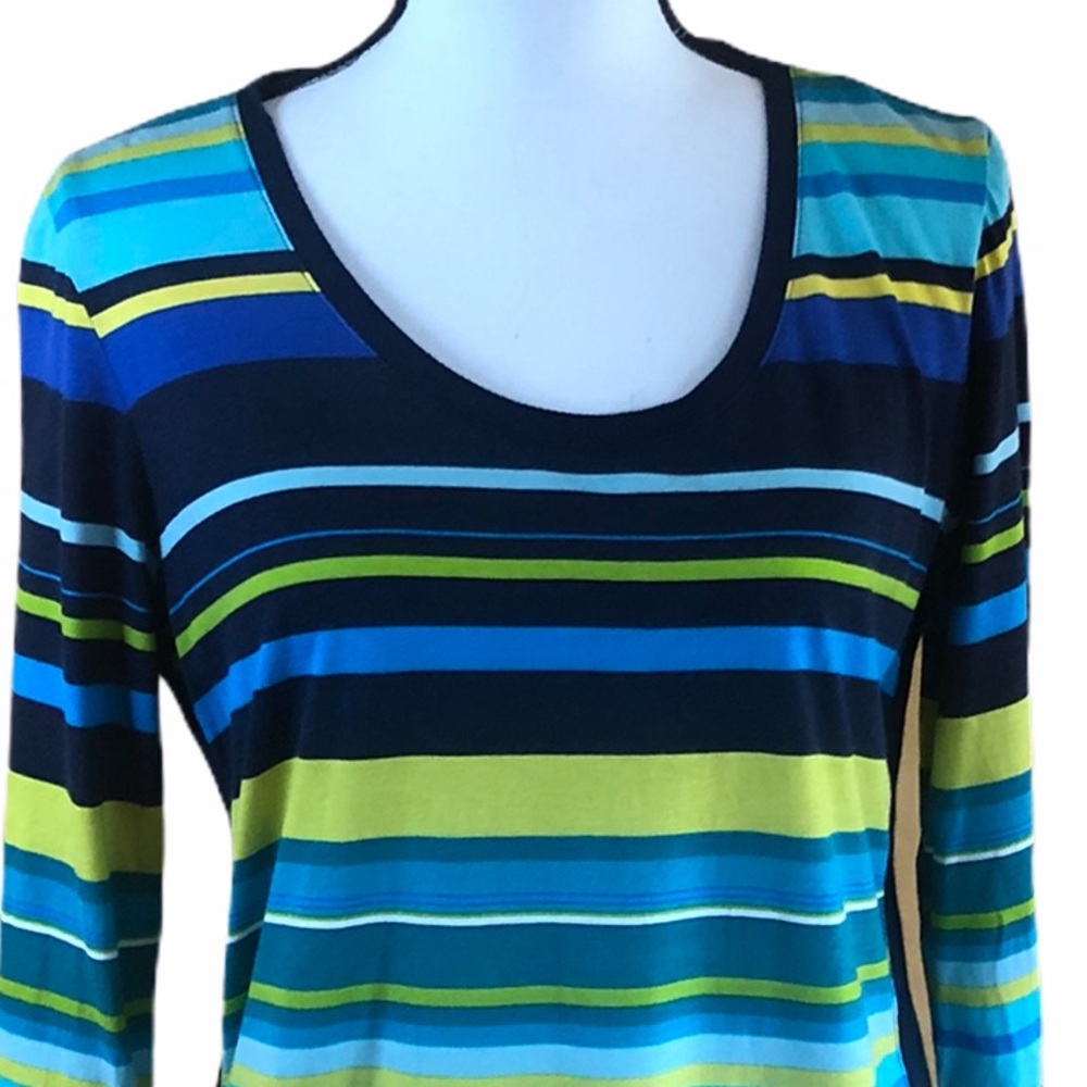 Liz Claiborne shirt w/ scoop neck & stripes. Sz M